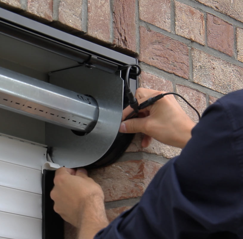 passage cable contre plaque