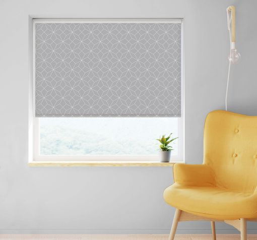 Persiana enrollable a medida con patrón escandinavo.