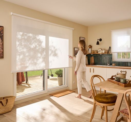 store enroulable moderne lumineux chainette ou motorisé