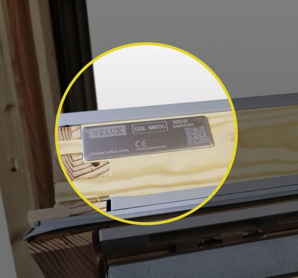 Estor opaco compatible con Velux ® SK08 - Blanco